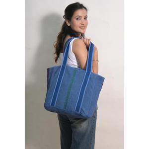 Bolso de mano Kantha de algodón hecho a mano en India, bolso de hombro estilo bohemio para mujer, bolso de compras para el mercado. - Product Image 1