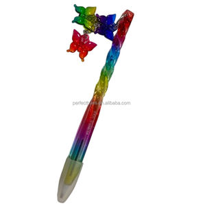 Stylos de couleur fantaisie en plastique 17 cm multicolores avec breloque papillon pour enfants - Product Image 5