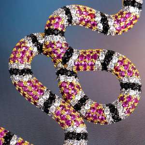 KRISHNAM JEWELS - Colgante de Serpiente con Incrustaciones de Diamantes Multicolores, Estilo Hip Hop, Hecho a Mano, Certificado por Terceros, Joyería Unisex - Product Image 1