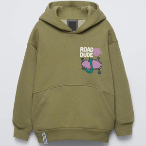 เสื้อฮู้ดลายกราฟิกสีเขียวมะกอกสำหรับผู้ชายแบบพรีเมียม – เสื้อพิมพ์ลายแบบสวมหัว ผ้าคอตตอนผสมเนื้อนุ่ม เสื้อสตรีทแวร์ระบายอากาศได้ดี - Product Image 1