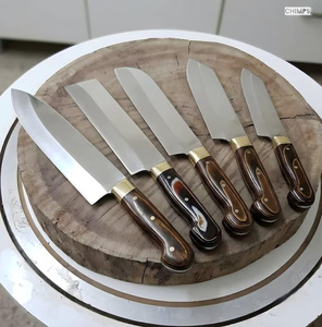 Juego de Cuchillos de Chef Hechos a Mano de Acero Inoxidable con Mangos de Madera Oscura y Funda de Cuero, Juego de Cinco Cuchillos para Camping y Supervivencia - A&M Enterprises - Product Image 2
