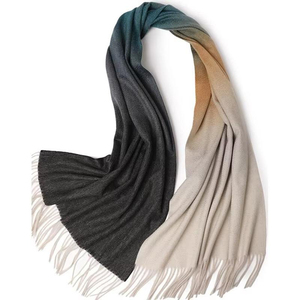 Écharpe de luxe personnalisée pour femme en mélange de laine douce, finition élégante et style tendance pour l'hiver - Product Image 2
