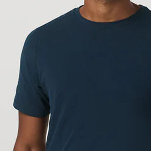 Camiseta Informal Minimalista de Color Sólido para Hombre, Moda Contemporánea Esencial, Tejido Transpirable, Fabricación Personalizada OEM - Product Image 3