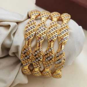 MN EXPORTS Bracelet Bohème en Laiton Fait Main, Bijou Ethnique Classique pour Mariage, Style Vintage, pour Femmes Musulmanes et Chrétiennes - Product Image 1