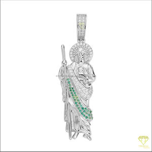 Exclusivo colgante de joyería religiosa con piedras de diamante moissanita de primera calidad y estilo elegante - Product Image 2