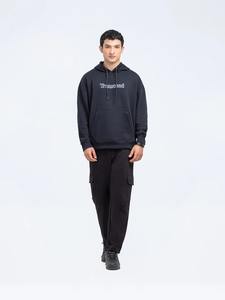 Sudadera con Capucha de Corte Moderno para Hombre, Diseñada por los Principales Fabricantes de Ropa para Mercados Casuales - Product Image 2