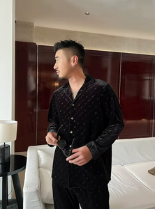 Pijamas de Terciopelo Europeo, Adecuados para Hombres y Mujeres, Traje Negro con Cadena de Diamantes, Pantalones de Manga Larga, Ropa de Calidad - Product Image 2