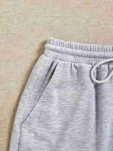 Shorts cargo utilitaires pour hommes, taille élastique, taille moyenne, pantalon court confortable avec plusieurs poches de rangement pour les activités de plein air - Product Image 4