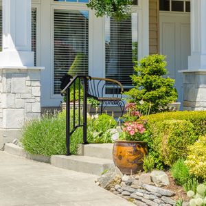 ราวจับบันไดเหล็กคาร์บอนสีดำสำหรับภายนอกอาคาร ชุดราวจับแบบ 1-4 ขั้น ติดตั้งง่าย พร้อมอุปกรณ์เสริมเพื่อความปลอดภัย - Product Image 4