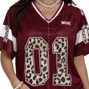 Maillot de football américain tendance 2026 à imprimé léopard pour femme, chemise de match en maille, col en V personnalisé, tenue d'équipe, fabricant en gros - Product Image 3