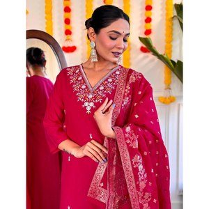 Ensemble élégant JC Beautiful, haut et bas de soirée rose foncé avec dupatta, taille XL - Product Image 2