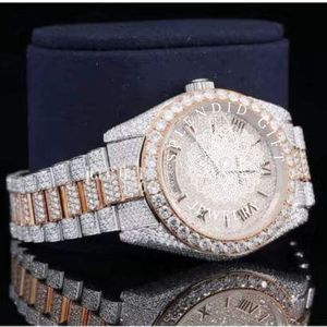 Montre de luxe pour homme avec diamants, boîtier en argent/moissanite, 28 mm, analogique, quartz, cadran à chiffres romains, verre saphir, fermoir papillon, ETA - Product Image 5