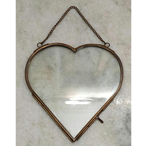 Cornice a Specchio in Metallo a Forma di Cuore, Riflettente, Finitura Ottone, Orientamento Verticale, Cornice Speciale con Finitura Anticata, Vetro Trasparente - Product Image 4