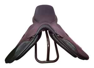 Silla de salto ecuestre de cuero con estructura de madera y herrajes de latón niquelado - Producto ecuestre duradero y cómodo - Product Image 3