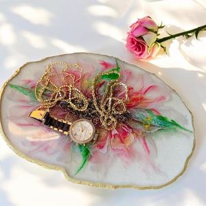 ชุดถาดเสิร์ฟเรซิ่นลายดอกไม้พร้อมจานรองแก้ว ถาดแต่งหน้าขอบสีทอง - Product Image 3