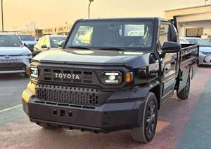 Mejor Opción de Vehículo 2025 Toyota Hilux Tamaraw SC 2.4l A/T Diésel 4x2 Color Negro - Product Image 2