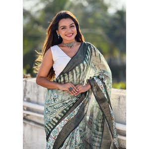 Sari en soie Chanderi froissée Elite Weaves avec bordure jacquard tissée Zari et motifs floraux, idéal pour les fêtes indiennes et pakistanaises estivales. - Product Image 3