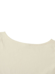 Nom du produit : T-shirt court noir à col bateau  Noms alternatifs : T-shirt court noir à col large pour femme, coupe ajustée, style crop top - Product Image 5