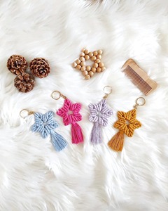 Porte-clés Macramé Bohème Étoile Fait Main en Corde de Coton, Breloque de Sac Élégante, Support de Clés pour Femmes et Hommes, Accessoire Esthétique - Product Image 4