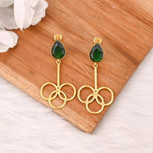 Boucles d'oreilles créoles élégantes en laiton plaqué or, faites à la main, couleur émeraude, pour femmes - Product Image 2