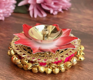 ที่วางเทียนรูปดอกบัวสีแดงหรูหรา พร้อมกระดิ่งทองเหลือง สำหรับตกแต่งบ้าน - Product Image 4