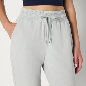 Pantalon de jogging capri athlétique pour femme, léger, doux, performant pour l'entraînement - Product Image 2