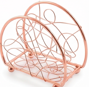 Porte-serviettes en métal fait main avec finition or rose, parfait pour une présentation élégante de papier de soie dans la maison et la décoration de table d'événements. - Product Image 4