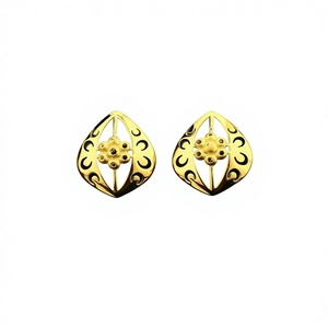 ต่างหูทองคำแท้ 22K ดีไซน์ใบไม้รูปเปลวไฟ งานแฮนด์เมด สำหรับผู้หญิง เครื่องประดับชั้นดี ของขวัญงานแต่งงาน - Product Image 1