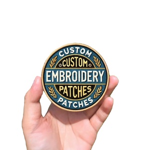 Écussons brodés personnalisés, rouges, circulaires, à coudre, en tissu, avec texte blanc et motif étoiles - Product Image 4