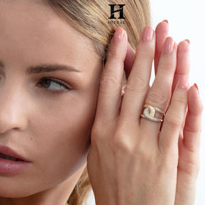 Anillo de Lujo con Diamantes Cultivados en Laboratorio, Diseño de Cúpula Anudada, Oro de 14K, Banda Entrelazada, Certificado VVS EF, Micro-Pavé, Anillo de Cóctel Audaz - Product Image 4