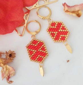 Pendientes de Cuentas con Opciones Personalizadas, Pendientes de Cuentas de Estilos Variados, Pendientes de Cuentas de Color Sólido, Uso Comercial al por Mayor de Fábrica Personalizada - Product Image 1