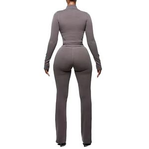 Ensemble de survêtement évasé pour femmes, confortable, en mélange de coton, vêtements de sport décontractés, fournisseur en gros, fabriqué au Pakistan - Product Image 3