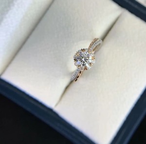 Anillo de Compromiso con Diamante de Laboratorio de 1.40 Quilates, Halo Floral con Banda Trenzada, Anillo de Boda Vintage, Certificado IGI, Anillo de Oro Sólido de 14k - Product Image 5