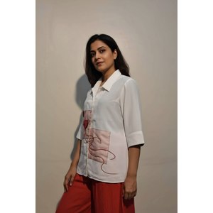 Chemise élégante pour femme en crêpe marocain blanc HELIO, vêtements décontractés élégants de qualité supérieure pour tous les jours, fournisseur de vêtements pour femmes - Product Image 3