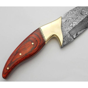 Couteau en acier de Damas avec manche en bois et garde en laiton, lame artisanale sur mesure pour usage culinaire - Product Image 4