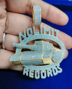 Collier Pendentif Musical Personnalisé Moissanite Iced Out Rolling Records, Bijoux Hip Hop Bling de Luxe pour Hommes - Product Image 1