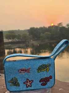 Sac à main décontracté en perles de verre multicolores certifiées MS Handicraft, poignée en perles, fait main en Inde, forme personnalisée, style baguette - Product Image 4