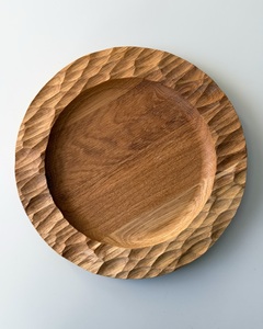 Assiette de service ronde en bois de chêne, bord texturé sculpté à la main, artisanale, pour hôtel, restaurant, OEM, sur mesure, Vietnam - Product Image 5
