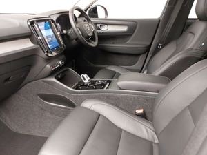 MINT 2024 XC40 2.0 B4 R-DESIGN PRO EXTÉRIEUR ROUGE - Product Image 6