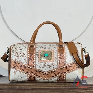Sacs de voyage en cuir de vachette fait main, prix d'usine en gros, avec concho turquoise et motif floral, sacs de week-end - Product Image 1
