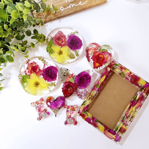Cadre à souvenirs en résine fait main de luxe avec un design contemporain pour les cadeaux de mariage et d'anniversaire - Product Image 5