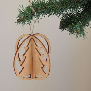 Ornement de Noël en bois en forme d'arbre, artisanat traditionnel, décoration suspendue - Product Image 1