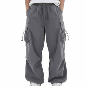 Pantalon cargo pour homme d'inspiration utilitaire, style streetwear, design de poches élégant, coupe confortable, idéal pour les voyages et les tenues décontractées - Product Image 1