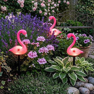 Lampe solaire de jardin en forme de flamant rose - Product Image 4