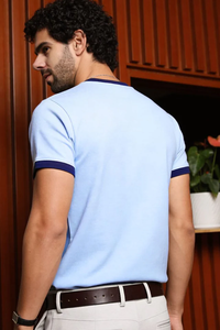 Camiseta '' SOSH 4 '' para hombre, camiseta con bloques de color y cuello redondo - Product Image 2