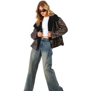 Vestes en cuir courtes tendance 2024 pour femmes, streetwear élégant, logo personnalisé, doublure en viscose pour la conduite à moto - Product Image 3