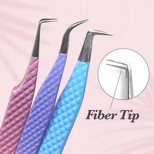 Pinzas para pestañas de acero inoxidable con punta suave, juego en rosa, azul y morado, y empaque personalizado. - Product Image 2