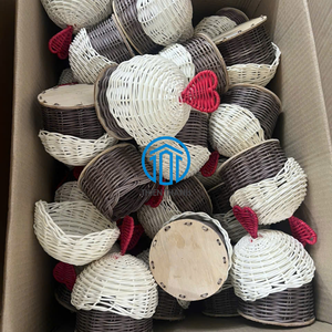 Handwoven Rattan Cupcake <b>Gift</b> Basket With Lid And With Heart Top For Ramadan Festive Decoration Supplier - Product Image 5