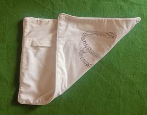 <b>White</b> Rectangle <b>Cushion</b> <b>Cover</b> Embroidered Lips Design Cotton Home Decor Modern Style Envelop Closure Customizable Squad Ghouls - Product Image 5