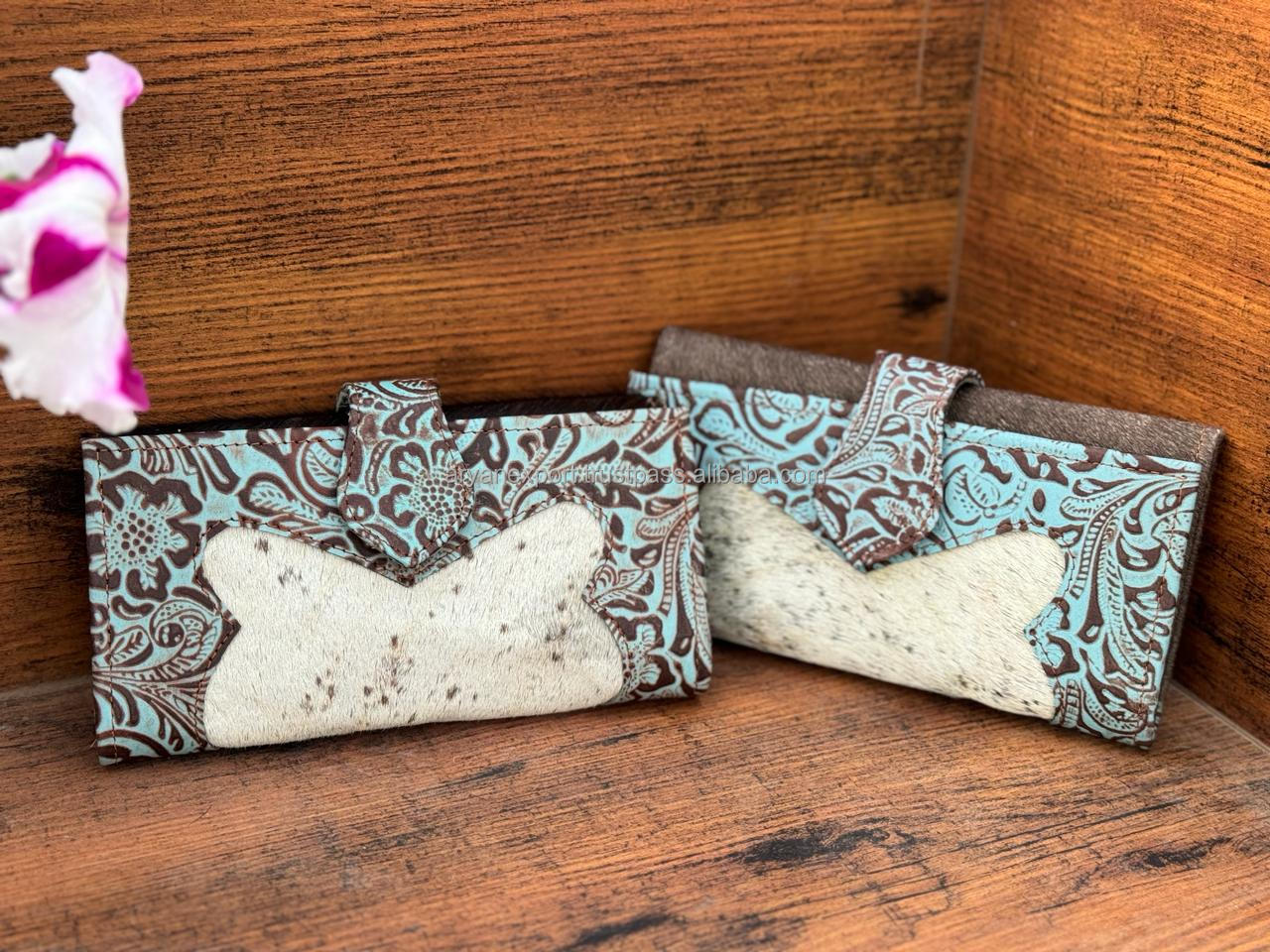 สีน้ำตาลลายพิมพ์สีเทอร์ควอยซ์